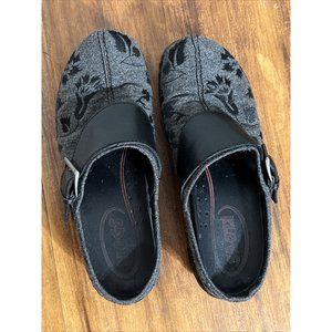 Klogs Womens Black Gray Mules Slip On Size 5.5 M